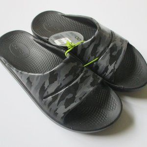 NEW - OOFOS OOAHH LIMITED SLIDE SANDAL - BLACK GRAY CAMO - WOMENS SIZE 8 - NWT